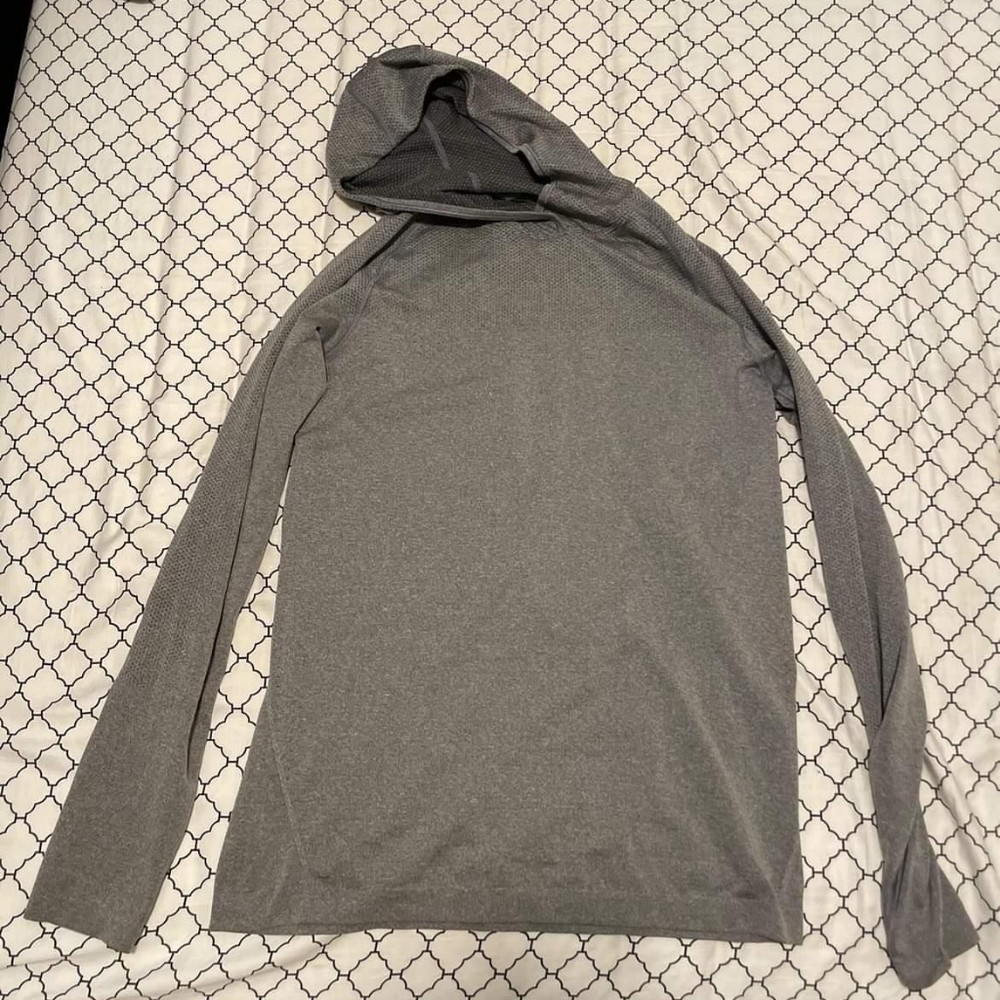 Lululemon Metal Vent Tech LS Hoodie, Small, Gray
